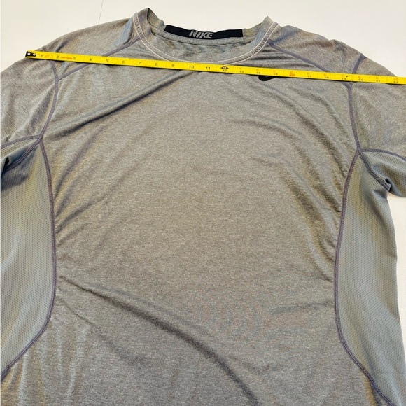 Nike Men's Short Sleeve Gray Performance Tee size Extra Large - Picture 5 of 8